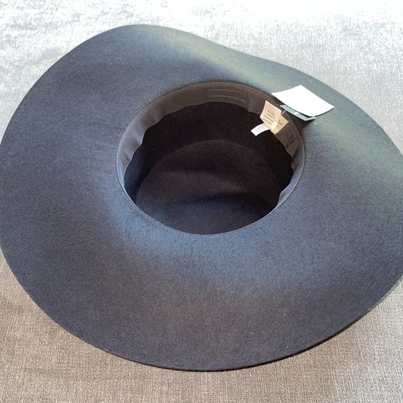 Universal Thread Grey Wool Hat - Picture 3 of 5